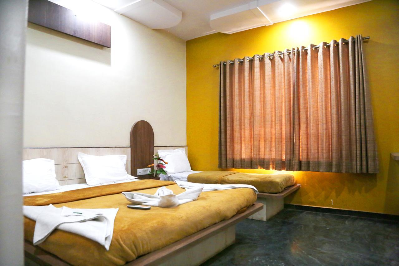 Hotel Three G Shirdi Εξωτερικό φωτογραφία